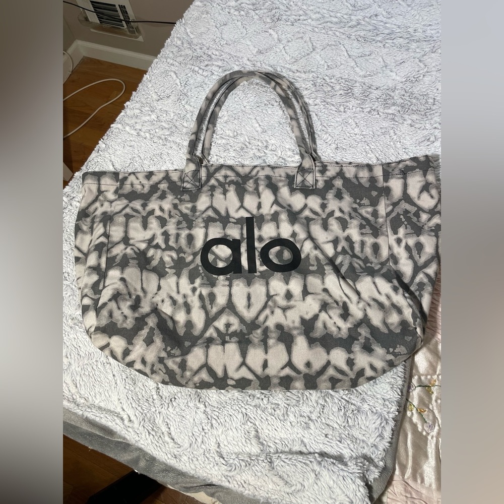 ALO YOGA XL canvas Shopper Tote